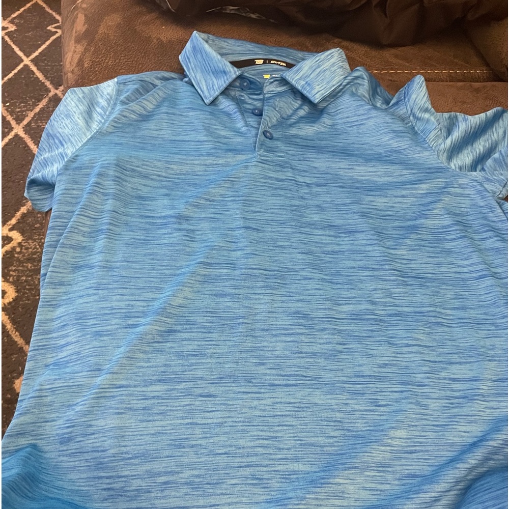 Boys Tek Gear extra large(18/20)button down short sleeve shirt in blue